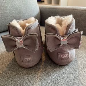 Ugg boots size toddler 4-5
